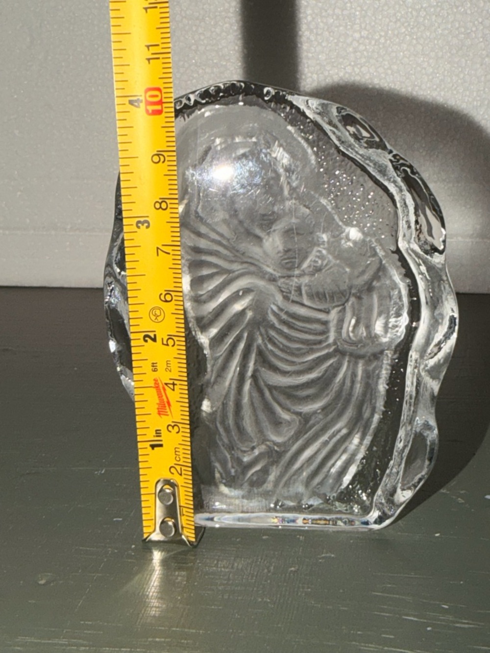 Vintage Etched Art Glass Paperweight Madonna and Child - Picture 2 of 6